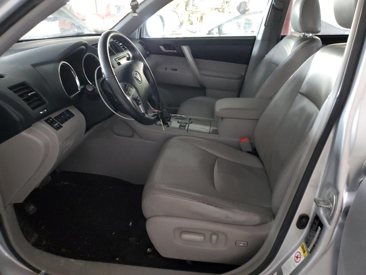 2013 Toyota Highlander - Image 7