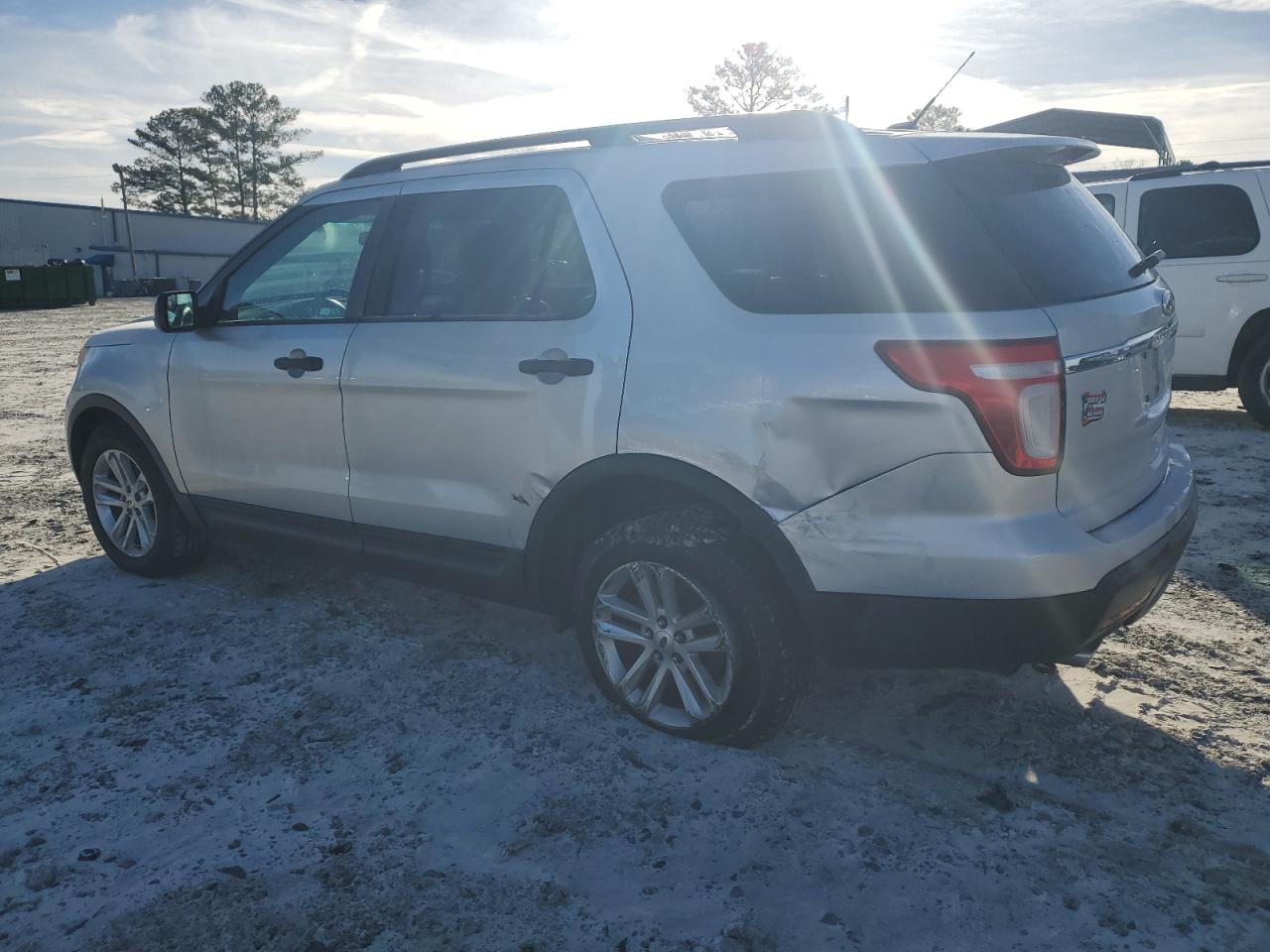 2015 Ford Explorer - Image 2