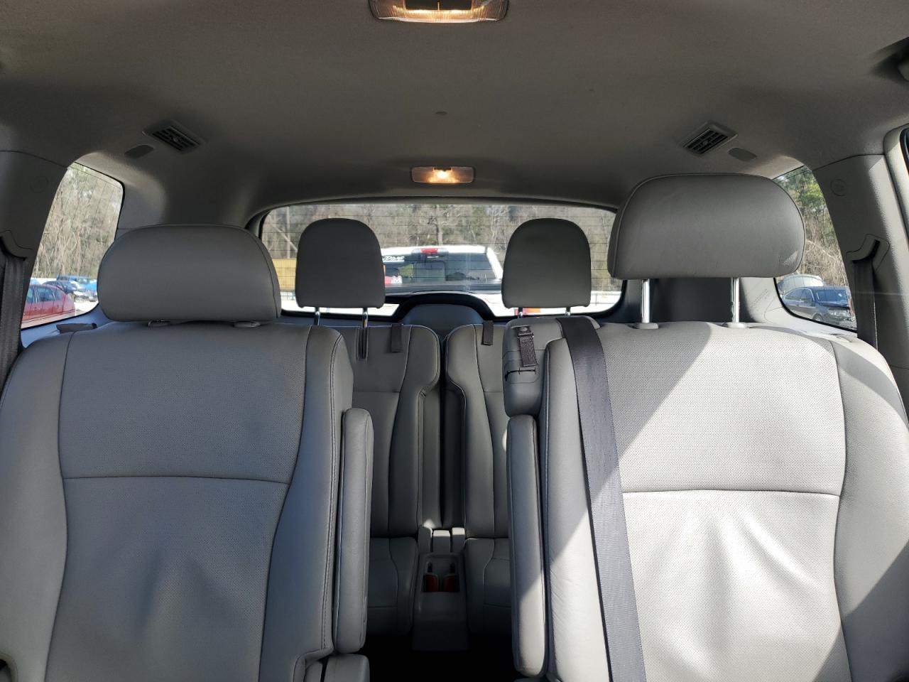 2011 Toyota Highlander - Image 10