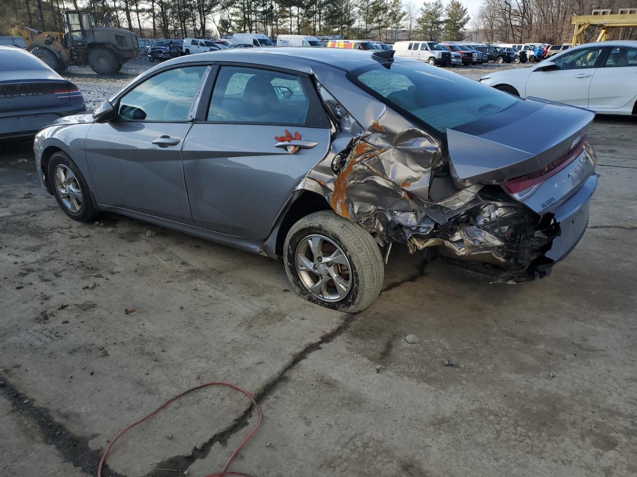2023 Hyundai Elantra - Image 2