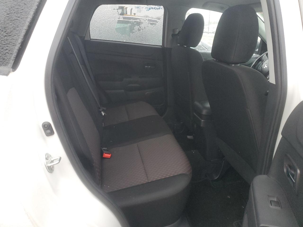 2019 Mitsubishi Outlander - Image 11