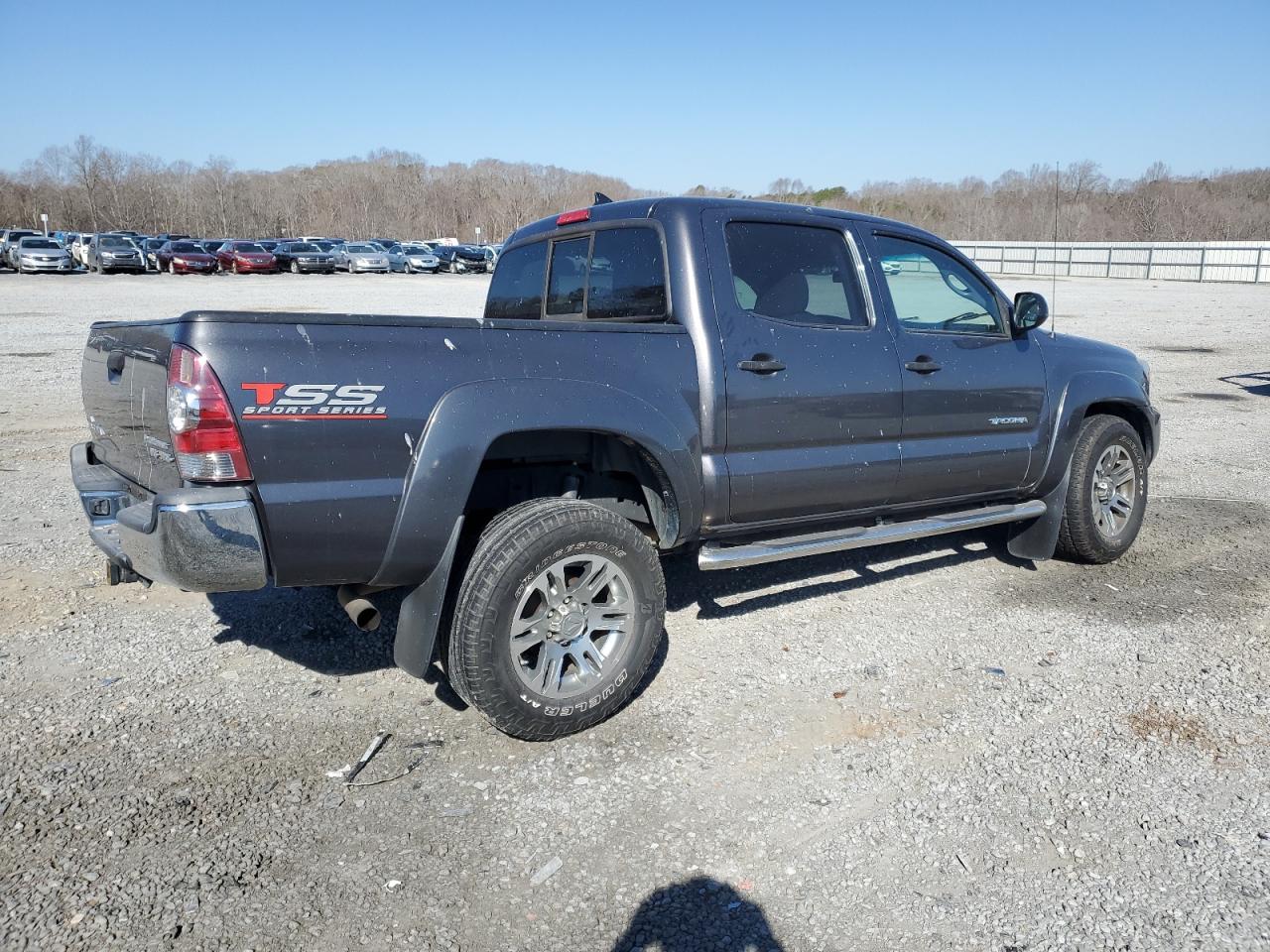2015 Toyota Tacoma - Image 3