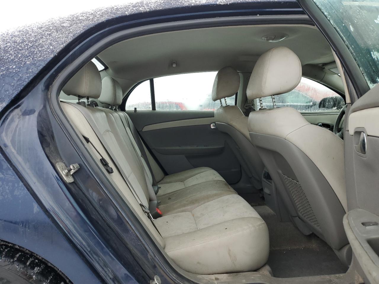 2011 Chevrolet Malibu - Image 10