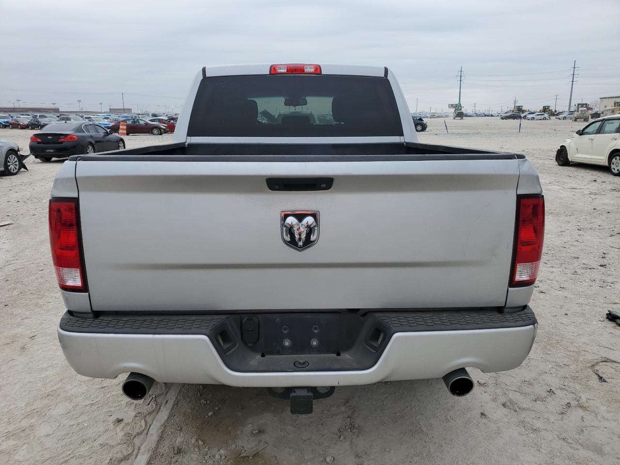 2016 RAM 1500 - Image 6