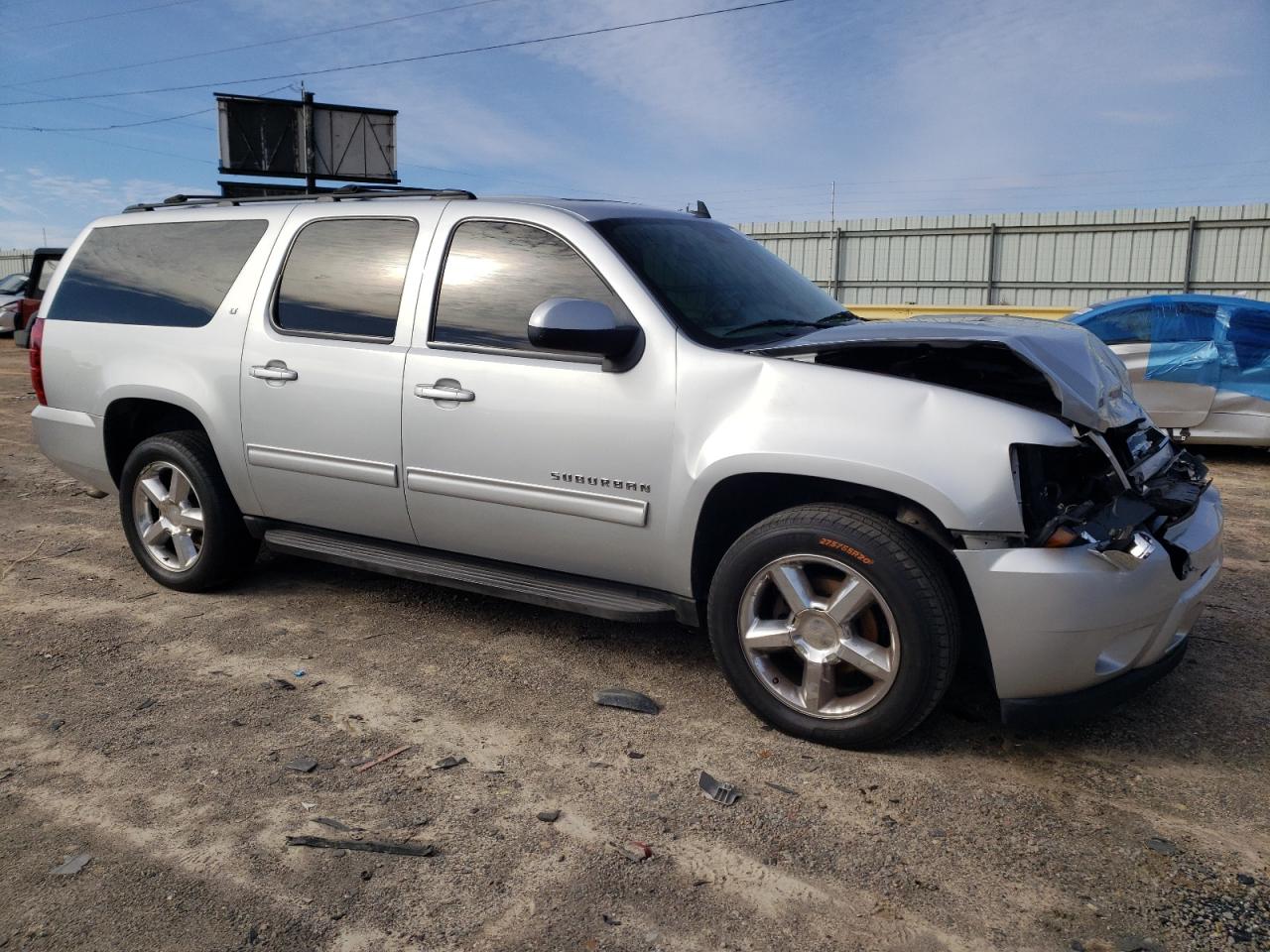 2012 Chevrolet Suburban - Image 4