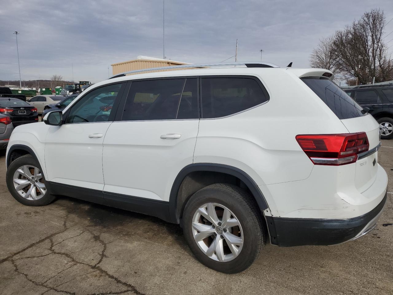 2019 Volkswagen Atlas - Image 2