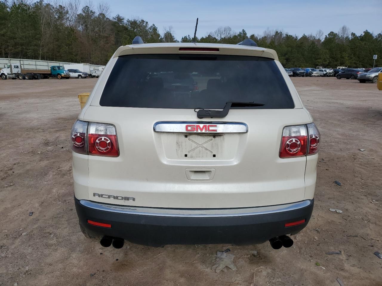 2010 GMC Acadia - Image 6