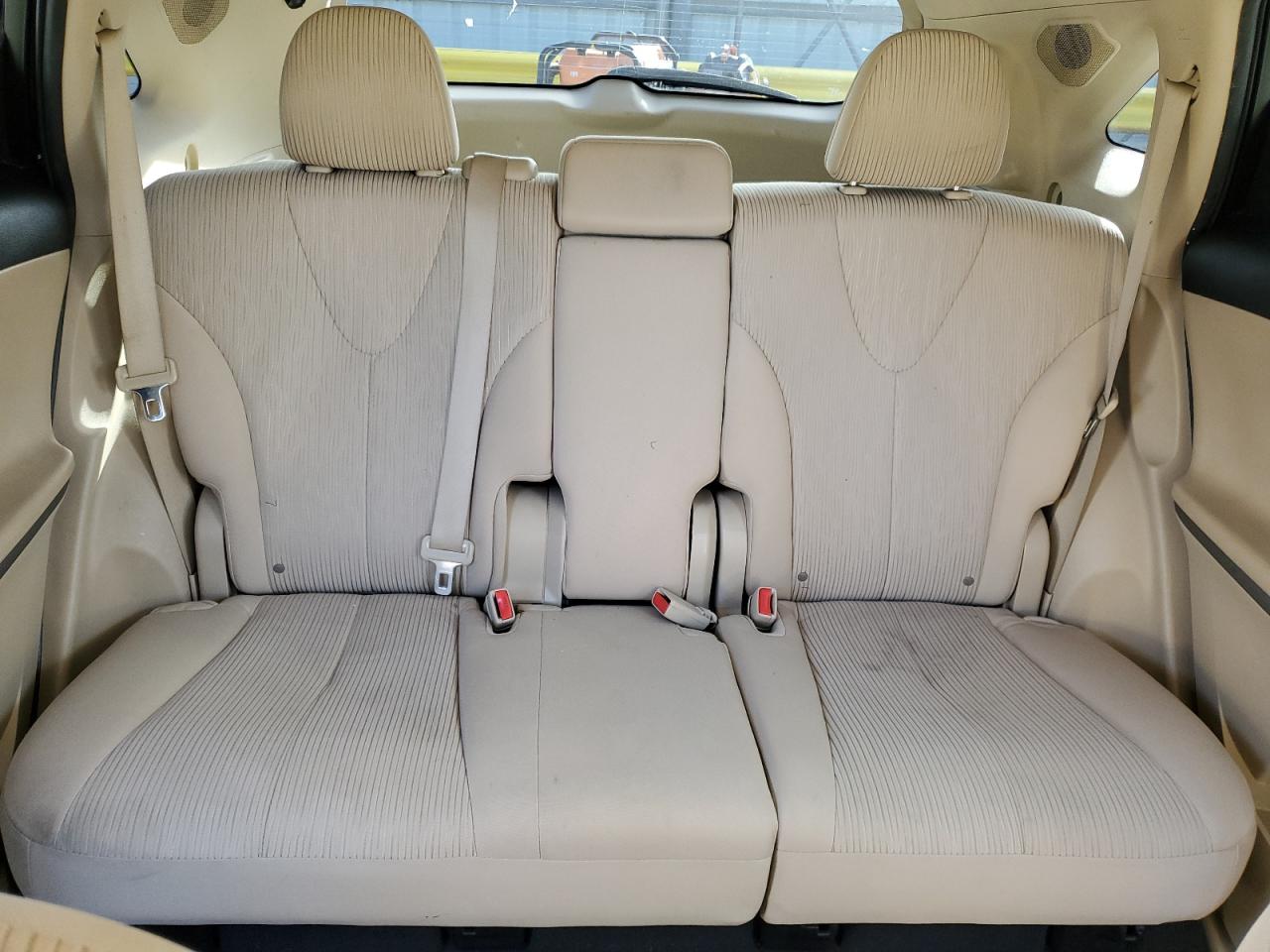 2011 Toyota Venza - Image 10
