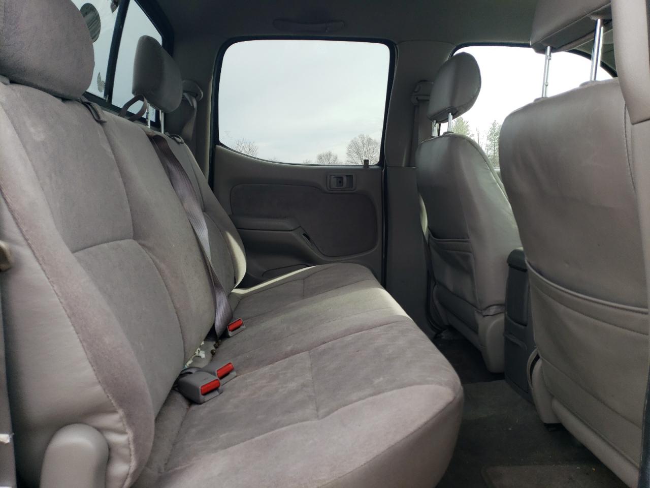 2004 Toyota Tacoma - Image 10