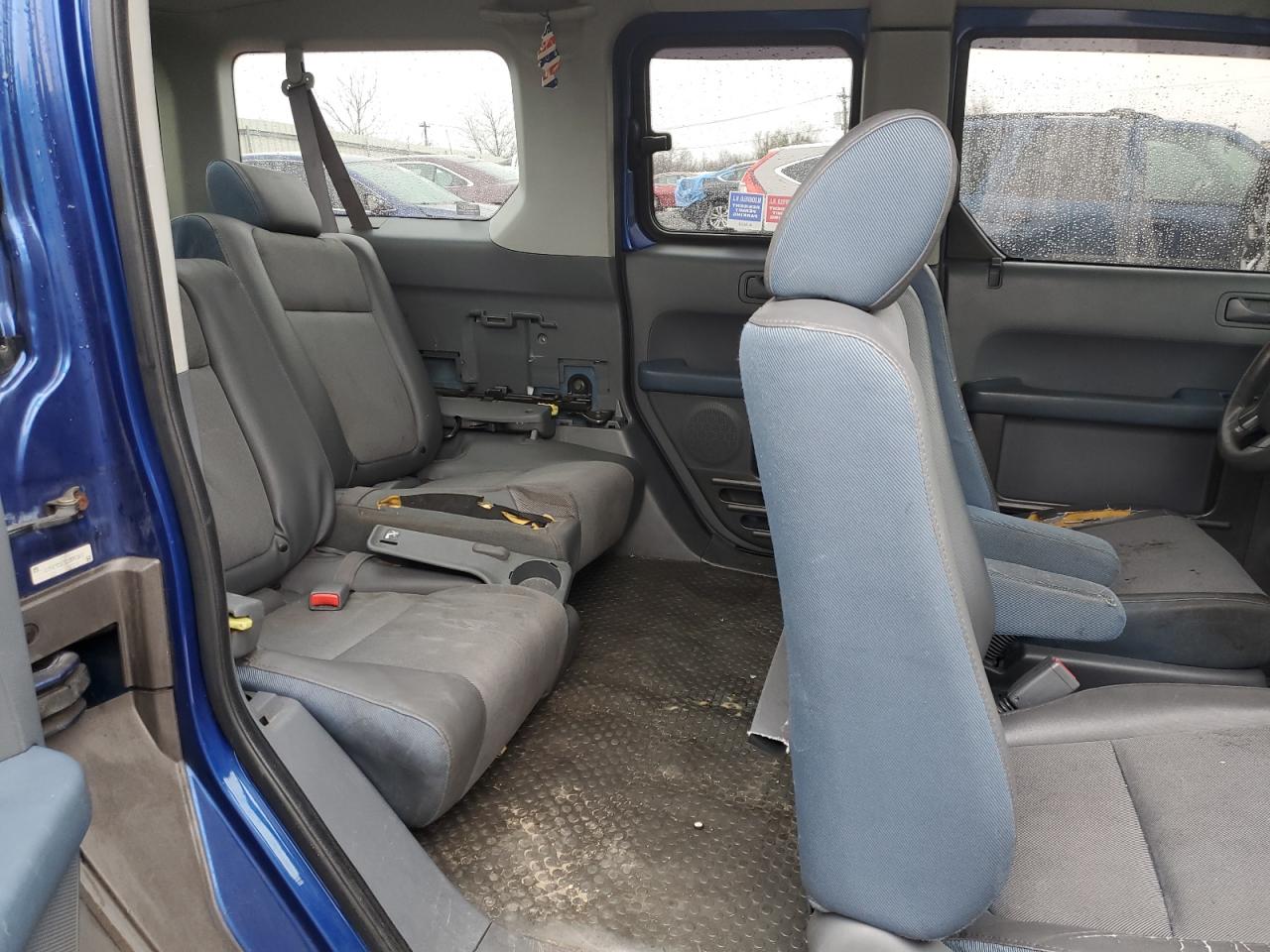 2004 Honda Element - Image 11