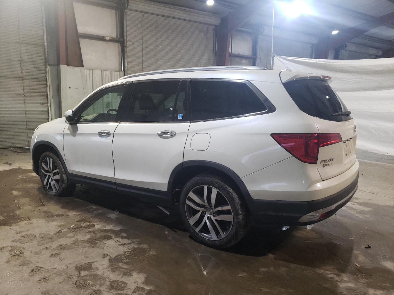 2016 Honda Pilot - Image 2