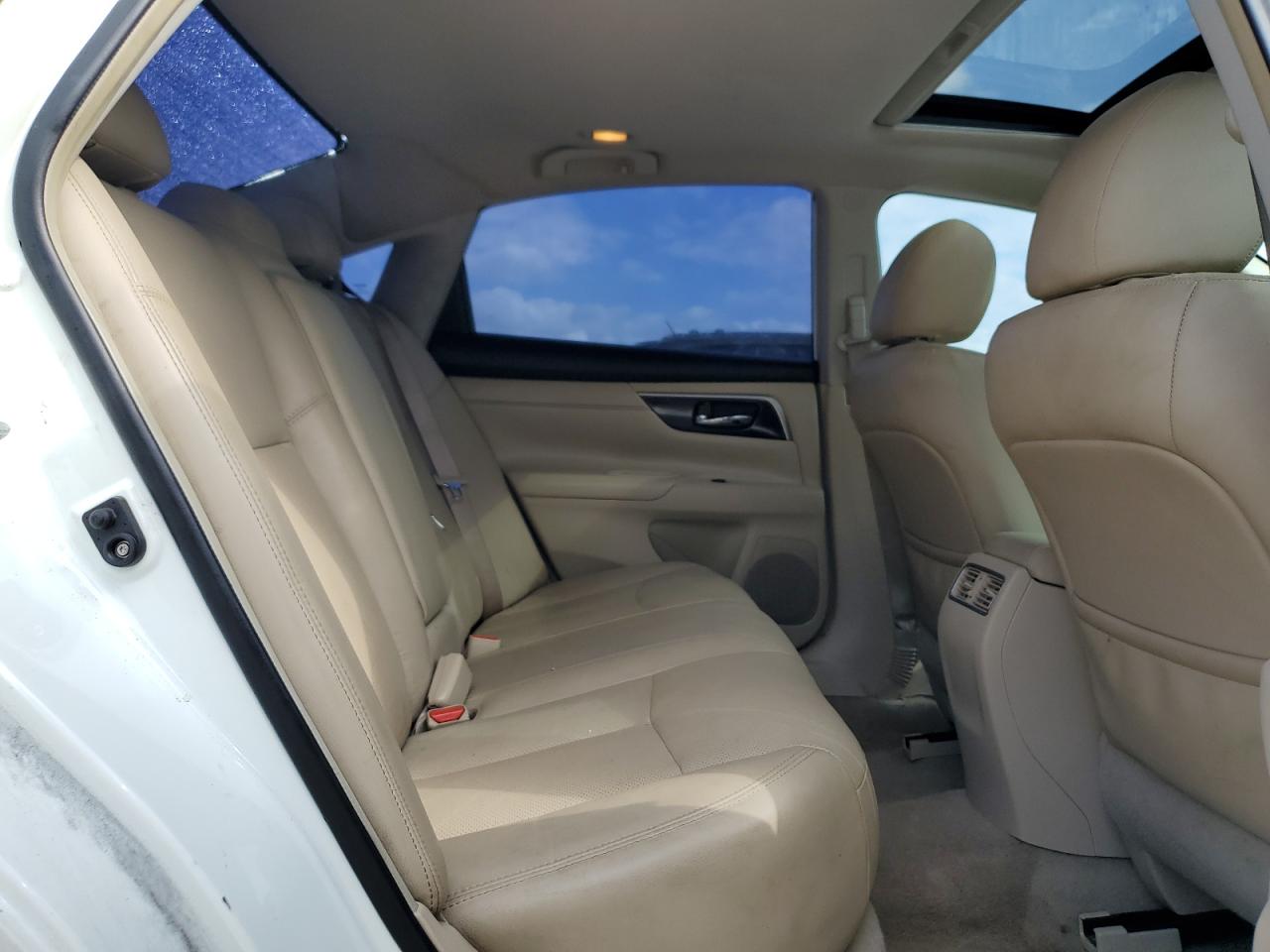 2013 Nissan Altima - Image 10