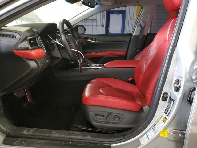  TOYOTA CAMRY 2020 Srebrny