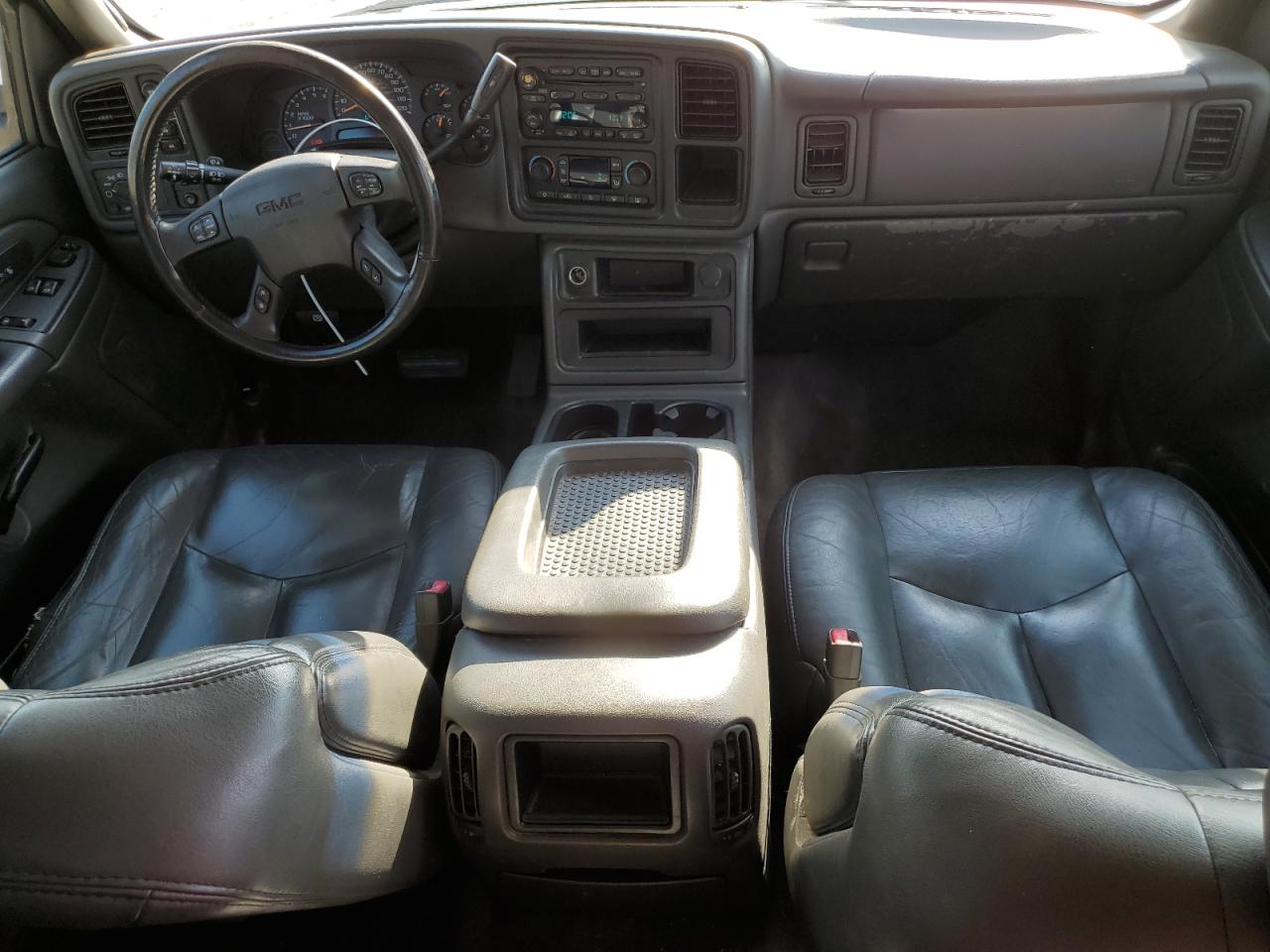 2005 GMC Sierra - Image 8