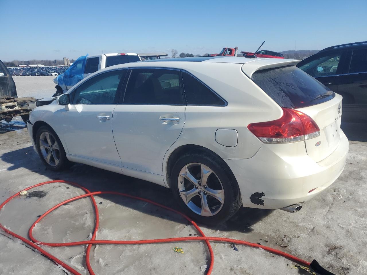 2010 Toyota Venza - Image 2