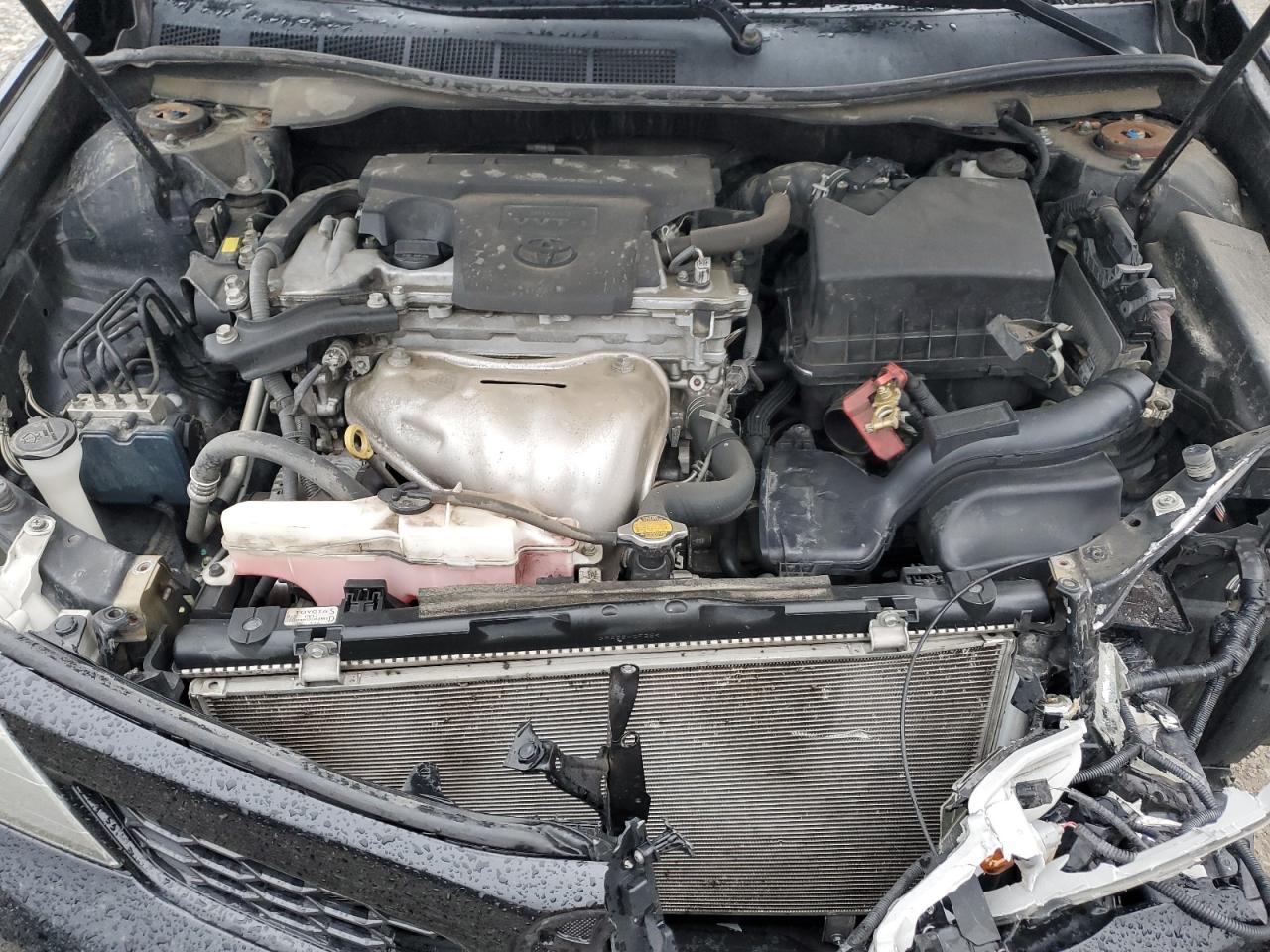 2014 Toyota Camry - Image 12