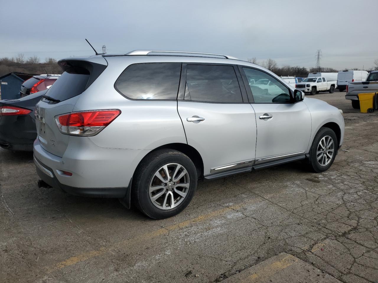 2013 Nissan Pathfinder - Image 3