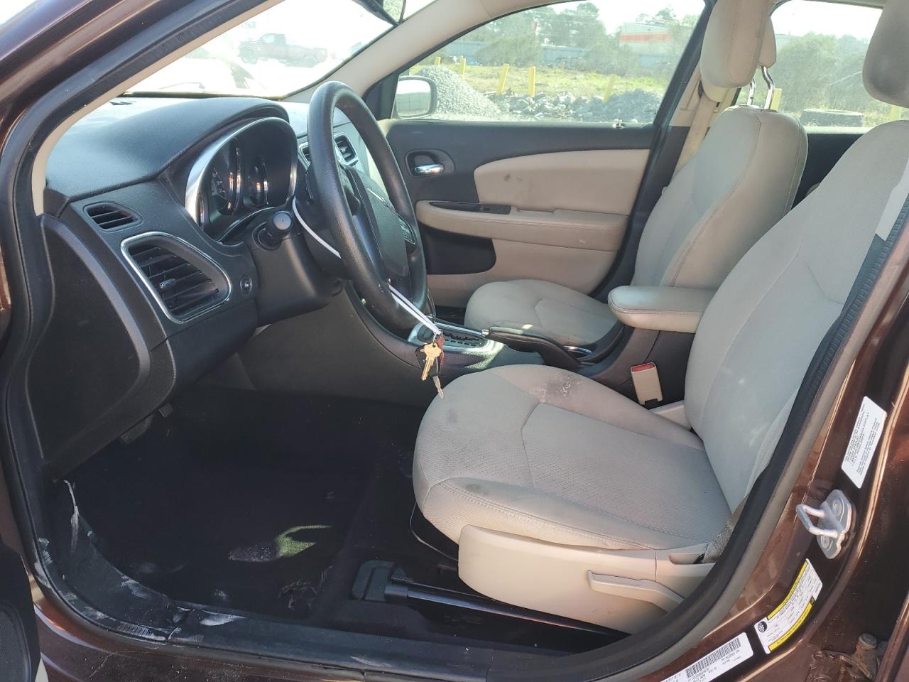 2013 Chrysler 200 - Image 7