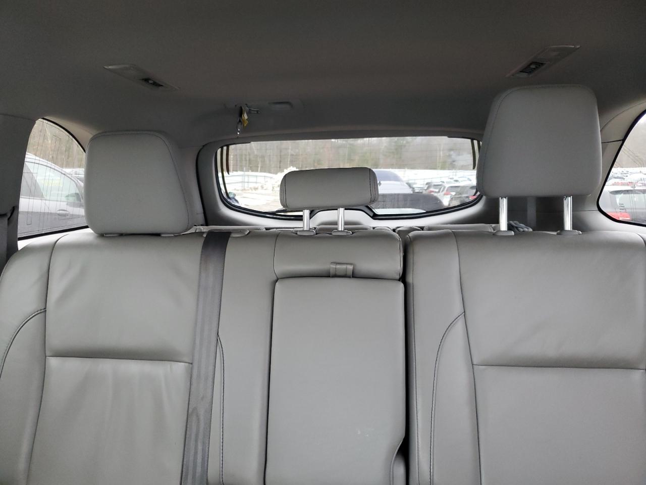 2015 Toyota Highlander - Image 10