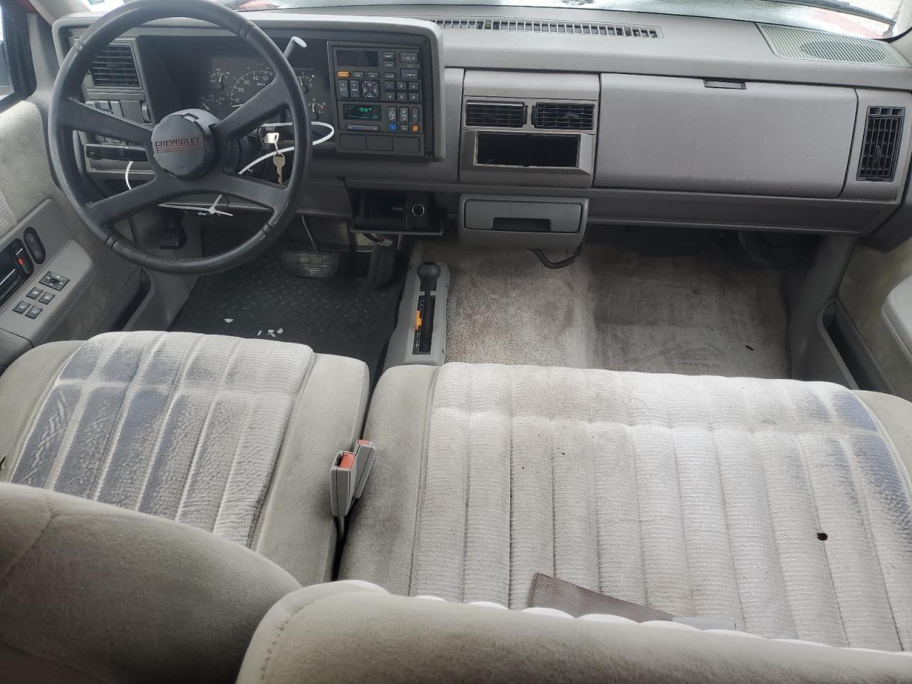 1994 Chevrolet Suburban - Image 8