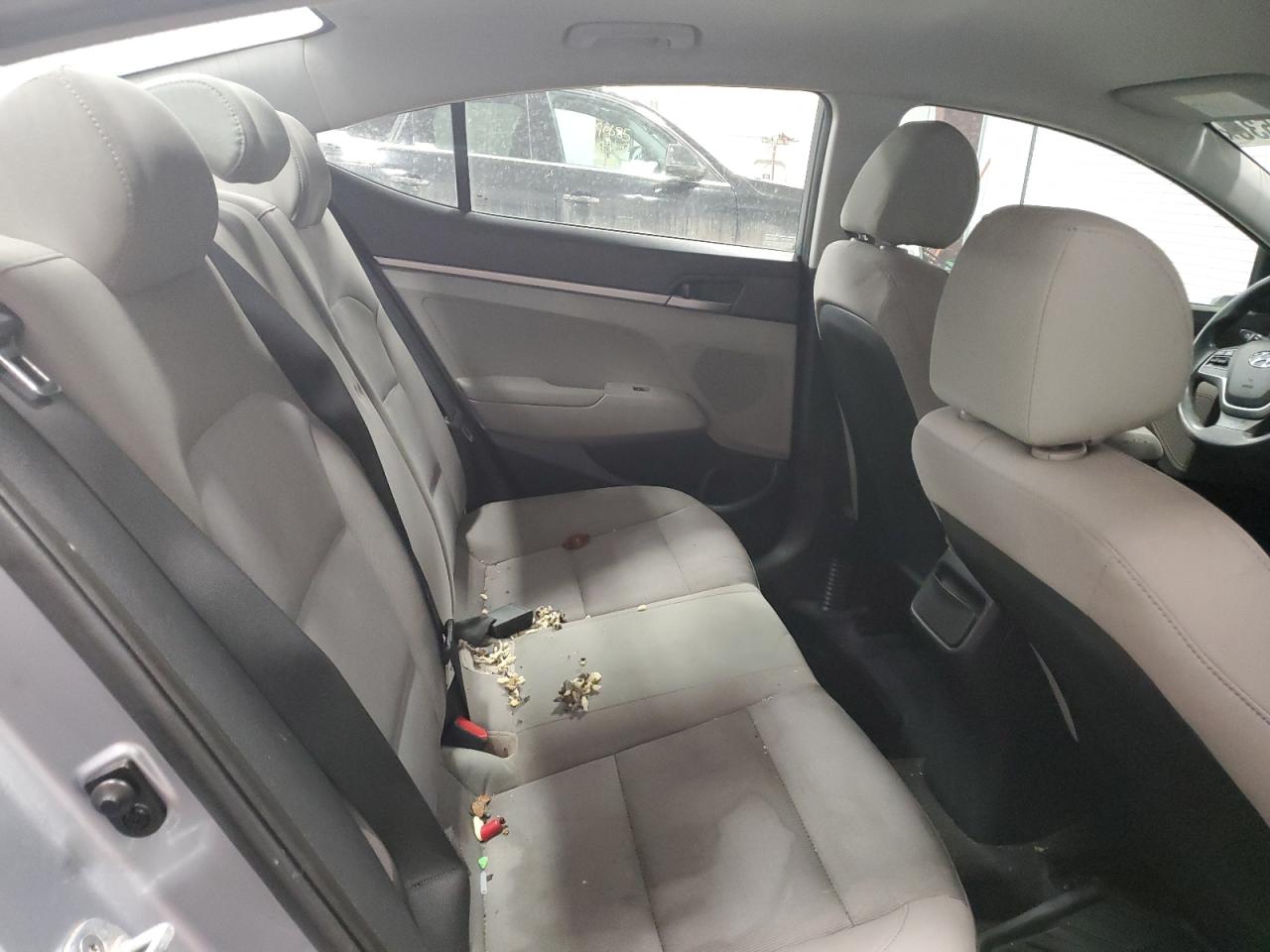 2017 Hyundai Elantra - Image 10
