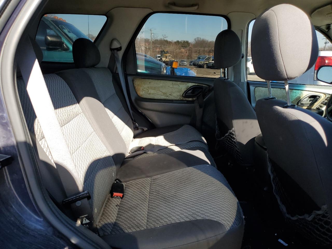 2003 Ford Escape - Image 11