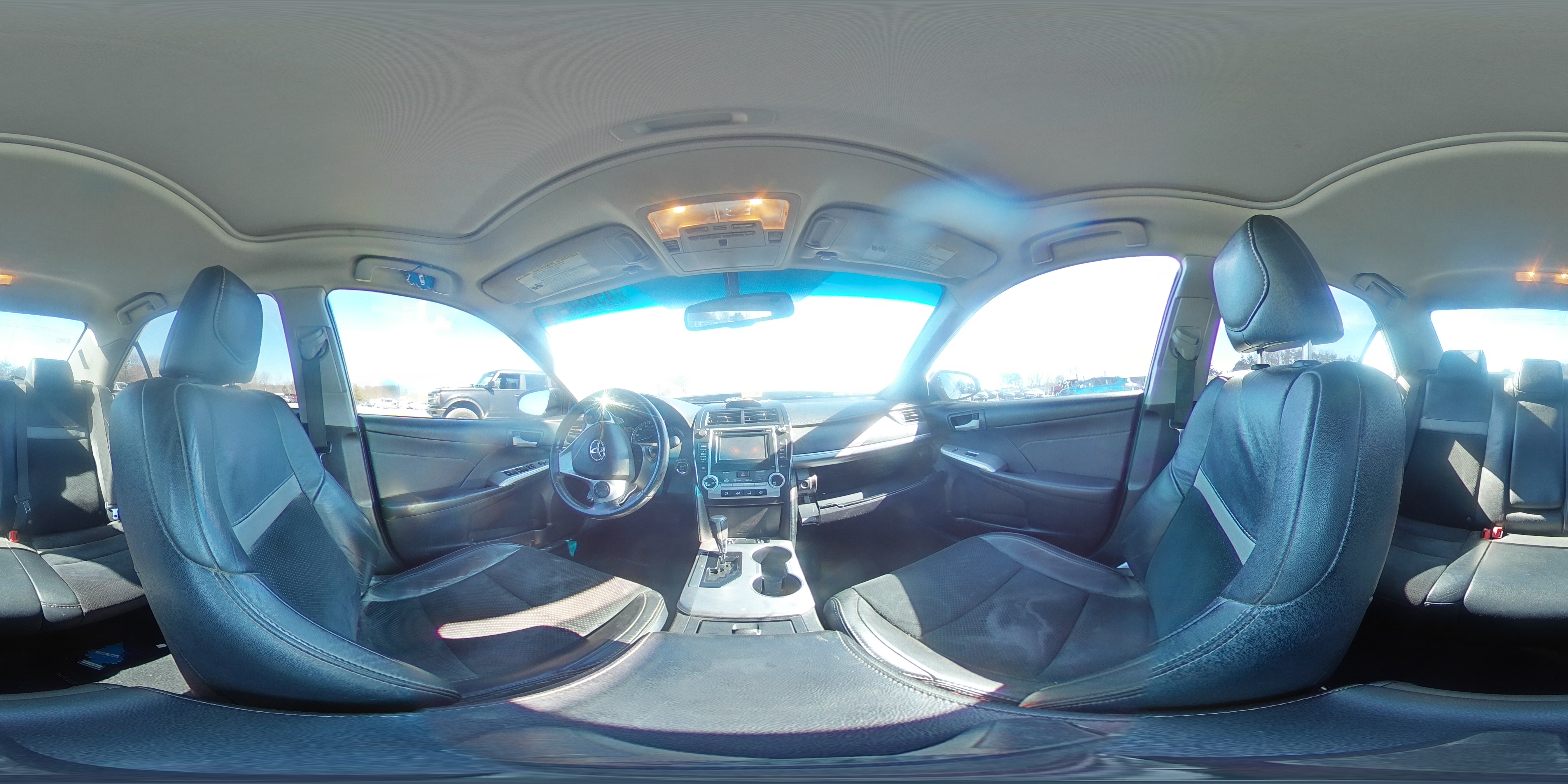 2014 Toyota Camry - Image 12