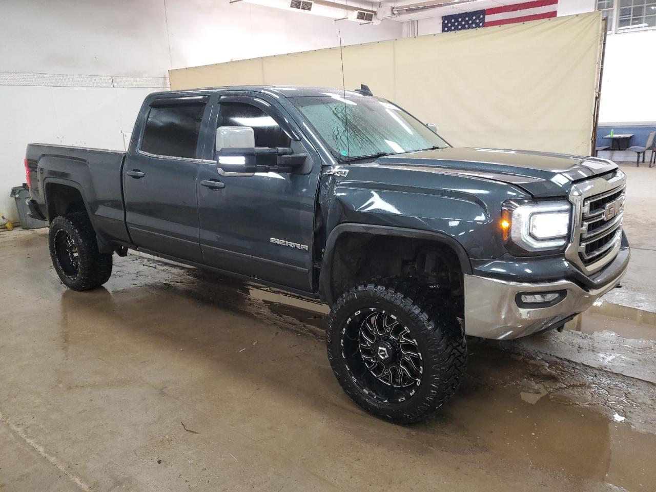 2017 GMC Sierra - Image 4