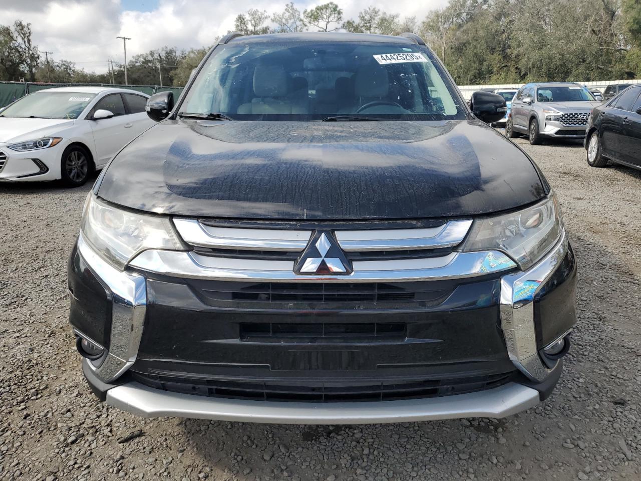 2016 Mitsubishi Outlander - Image 5