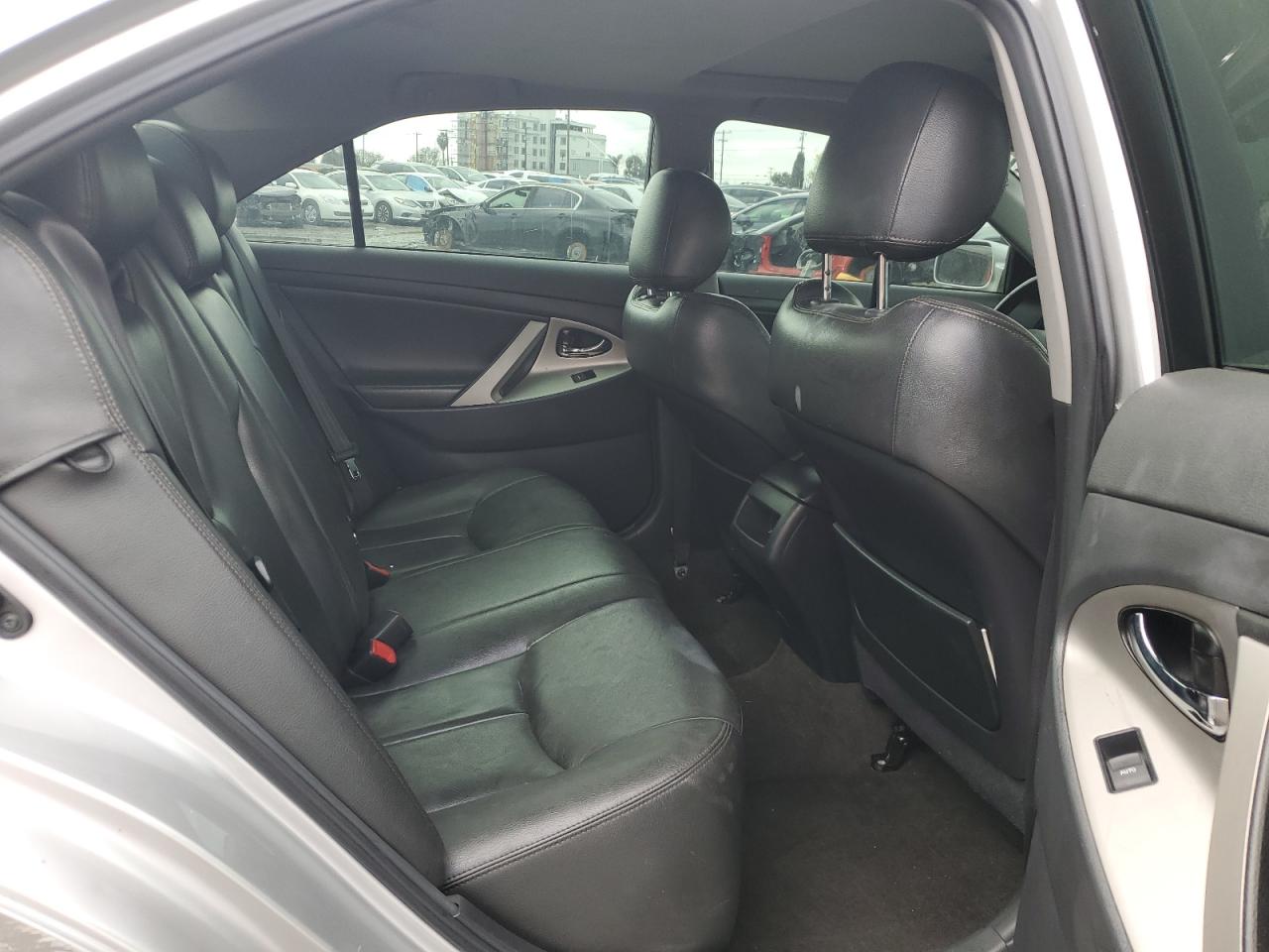 2010 Toyota Camry - Image 10