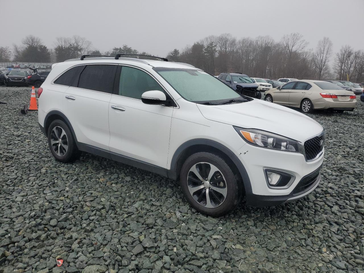 2016 Kia Sorento - Image 4
