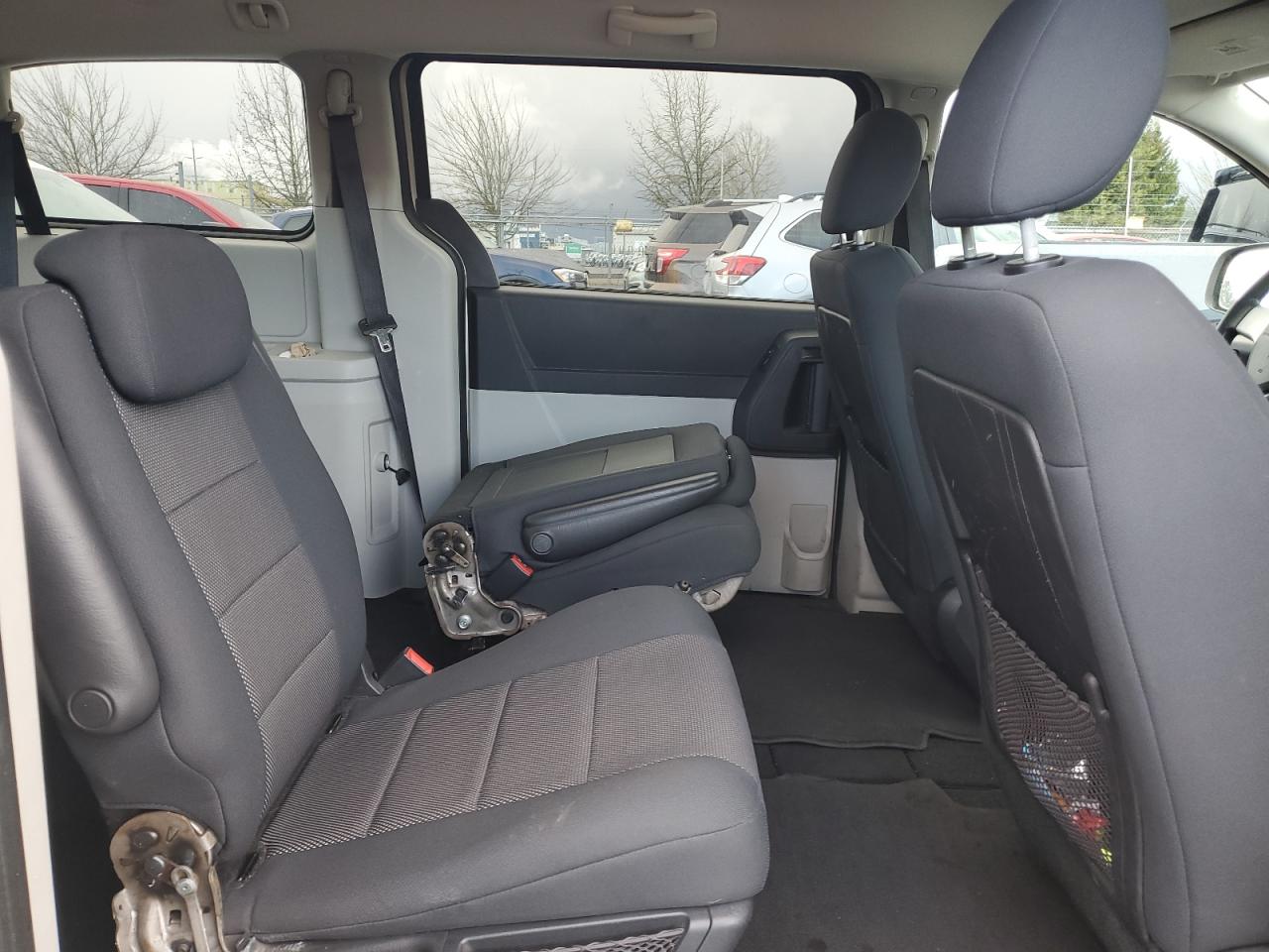 2009 Dodge Caravan - Image 11