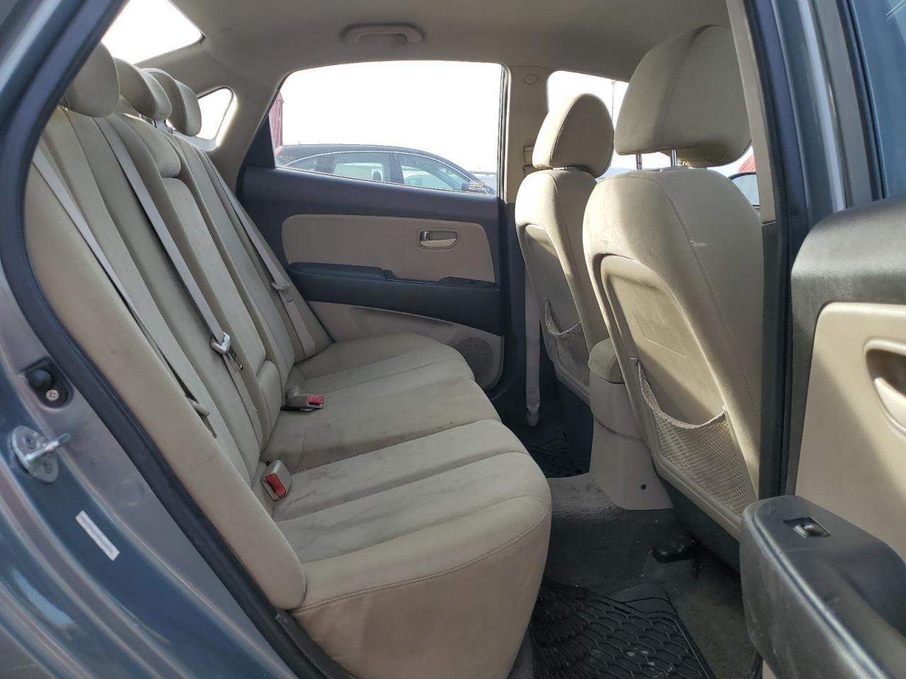 2010 Hyundai Elantra - Image 10