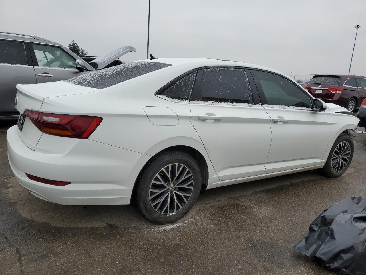 2019 Volkswagen Jetta - Image 3