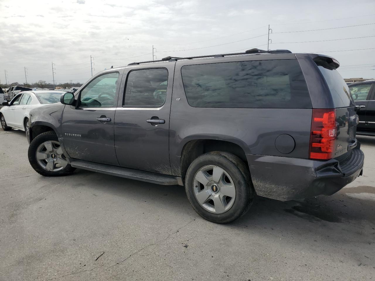 2010 Chevrolet Suburban - Image 2