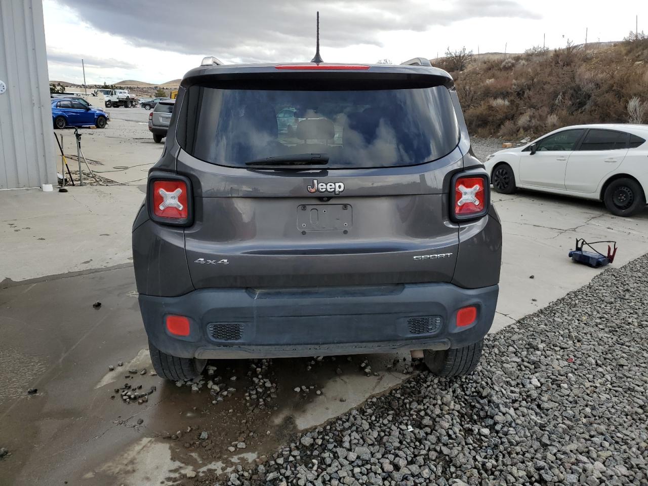 2017 Jeep Renegade - Image 6