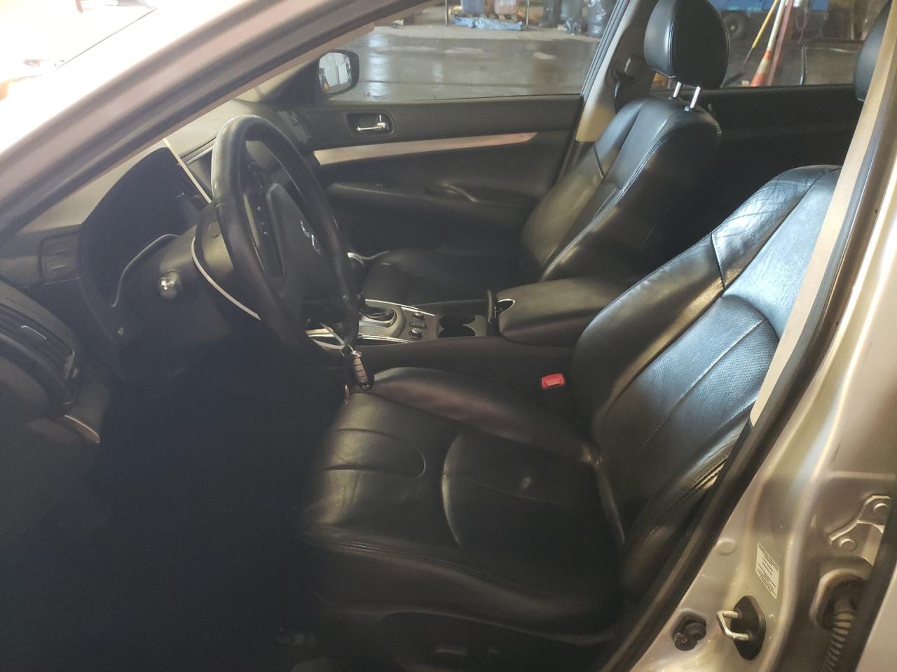 2015 Infiniti Q40 - Image 7