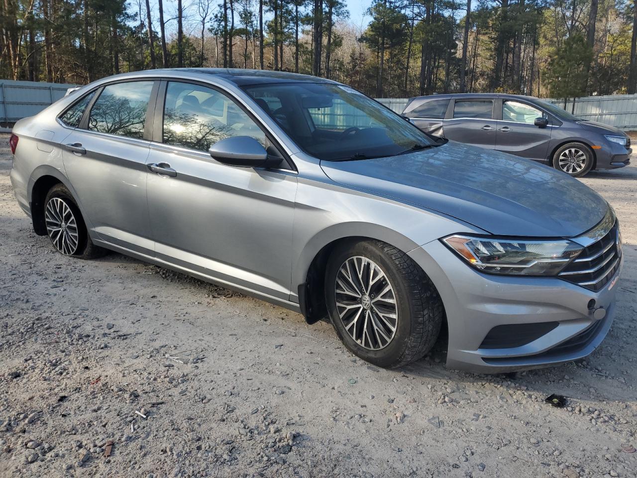 2019 Volkswagen Jetta - Image 4