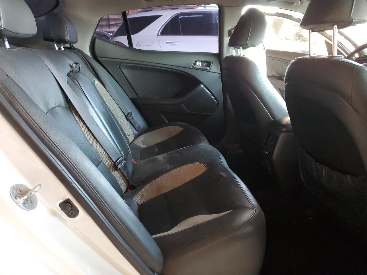 2012 Kia Optima - Image 10