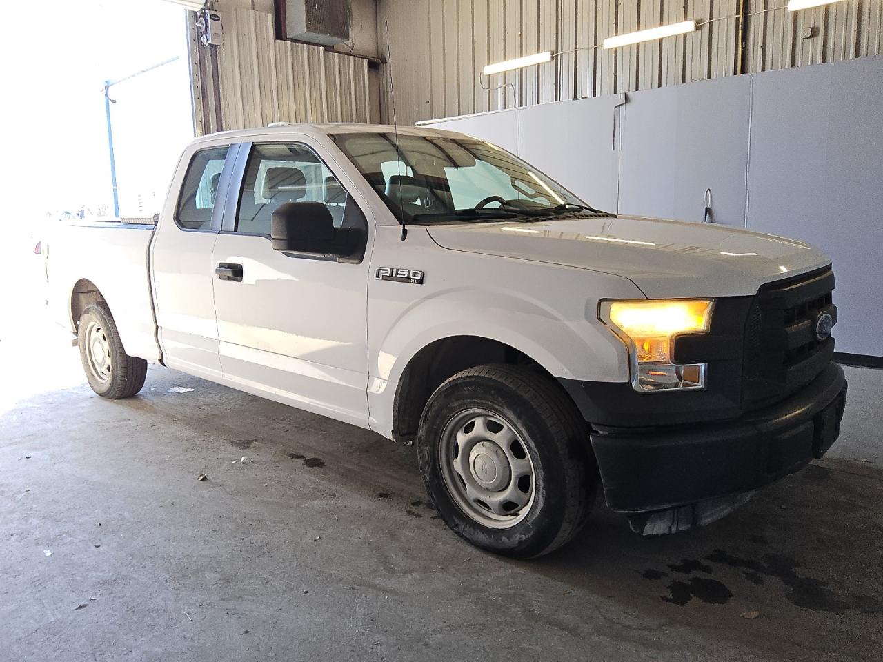 2015 Ford F-150 - Image 4