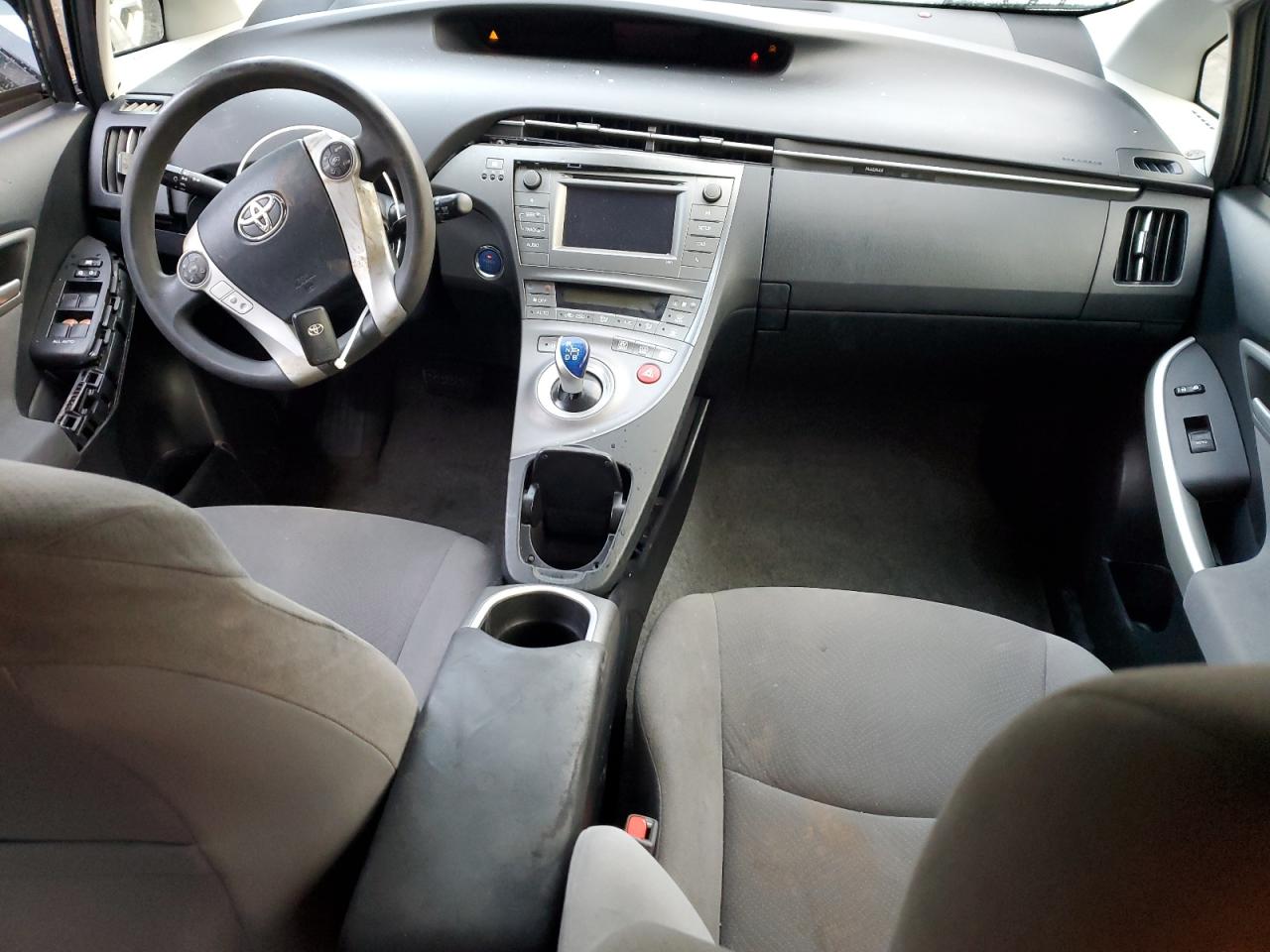 2015 Toyota Prius - Image 8