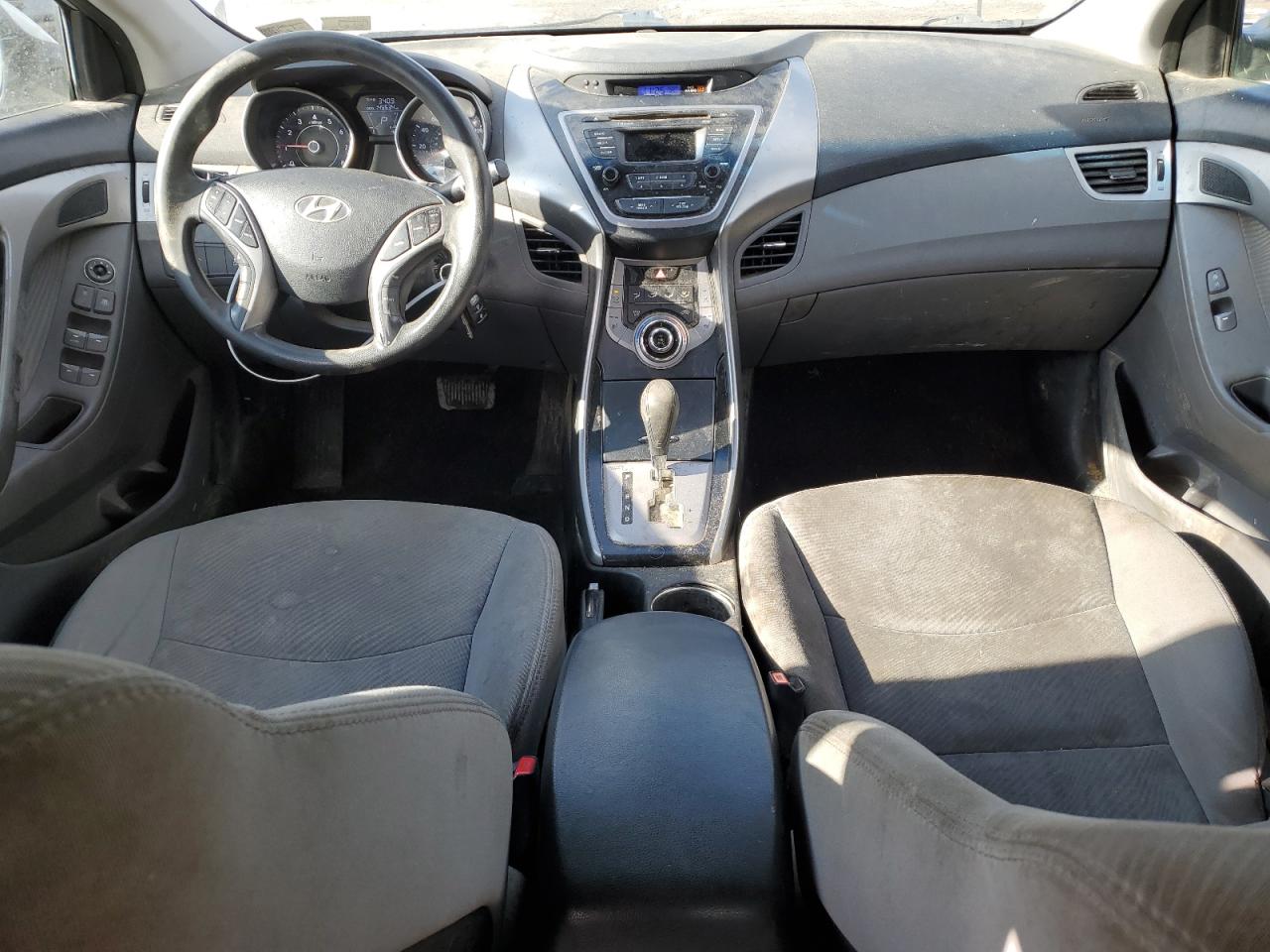 2013 Hyundai Elantra - Image 8