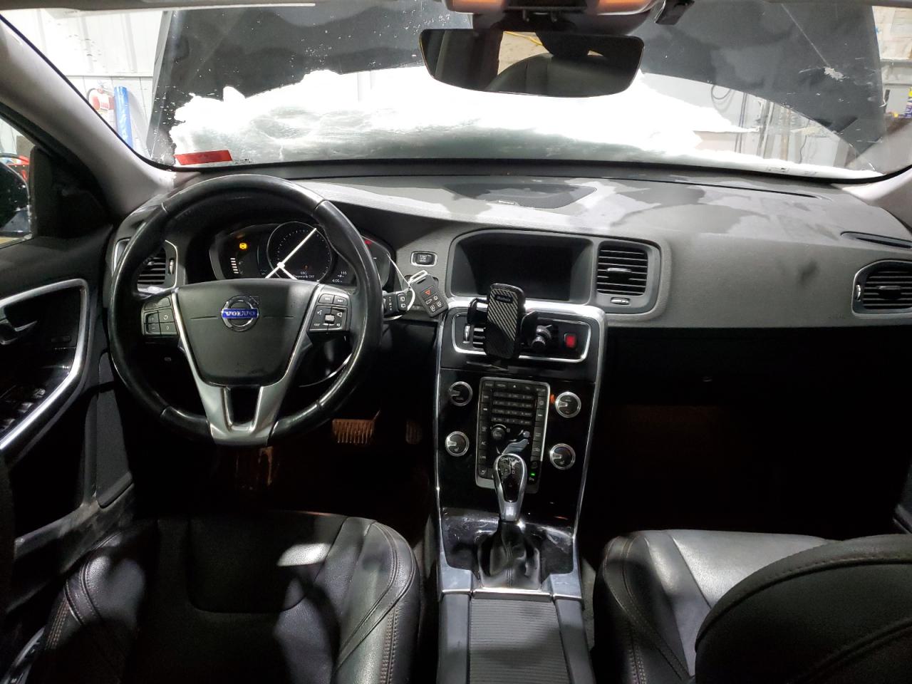 2016 Volvo V60 - Image 8