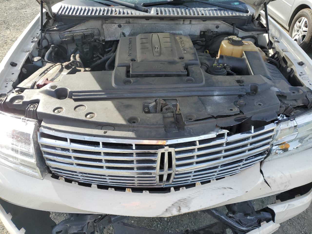2008 Lincoln Navigator - Image 12