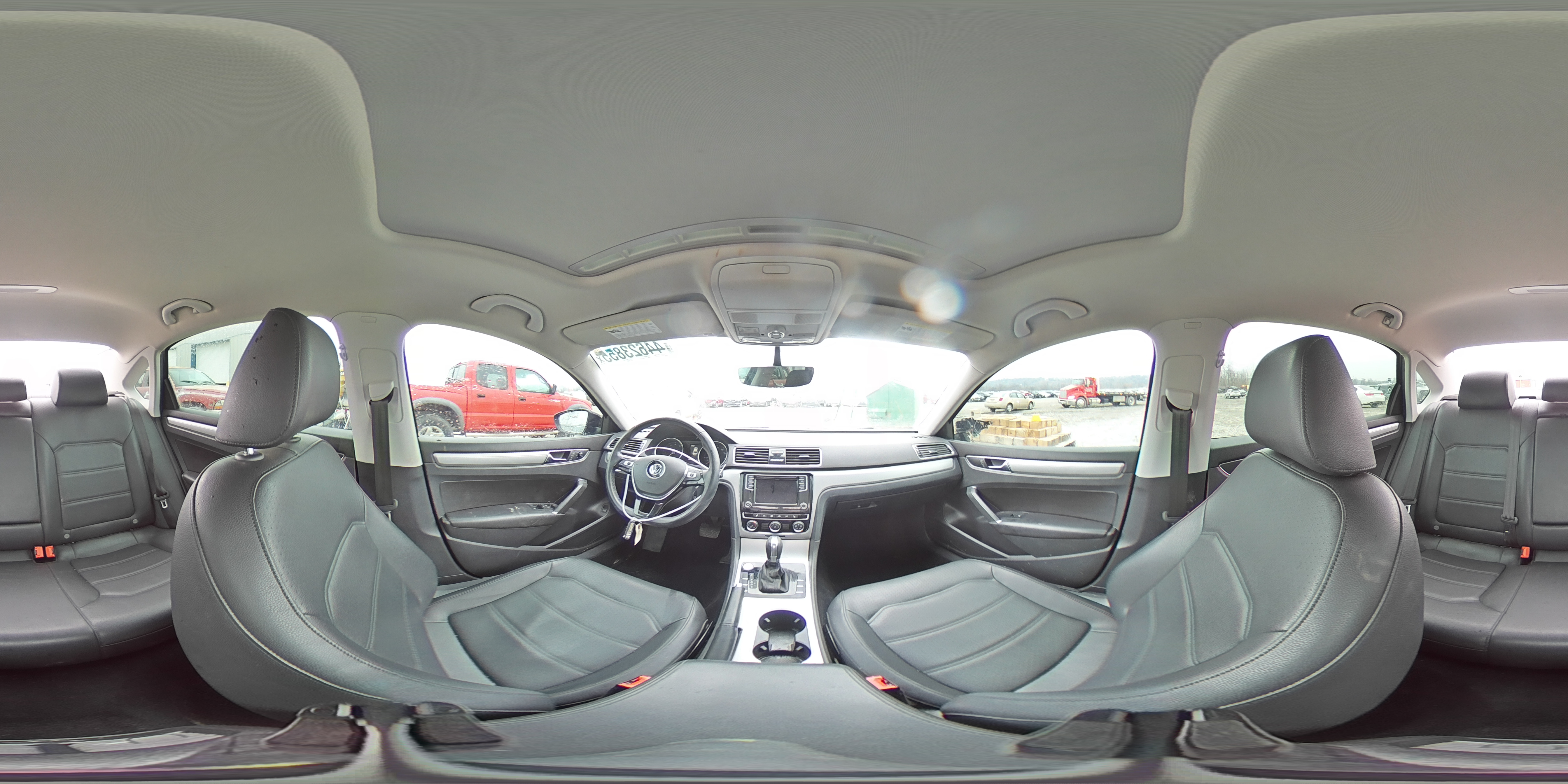 2019 Volkswagen Passat - Image 14