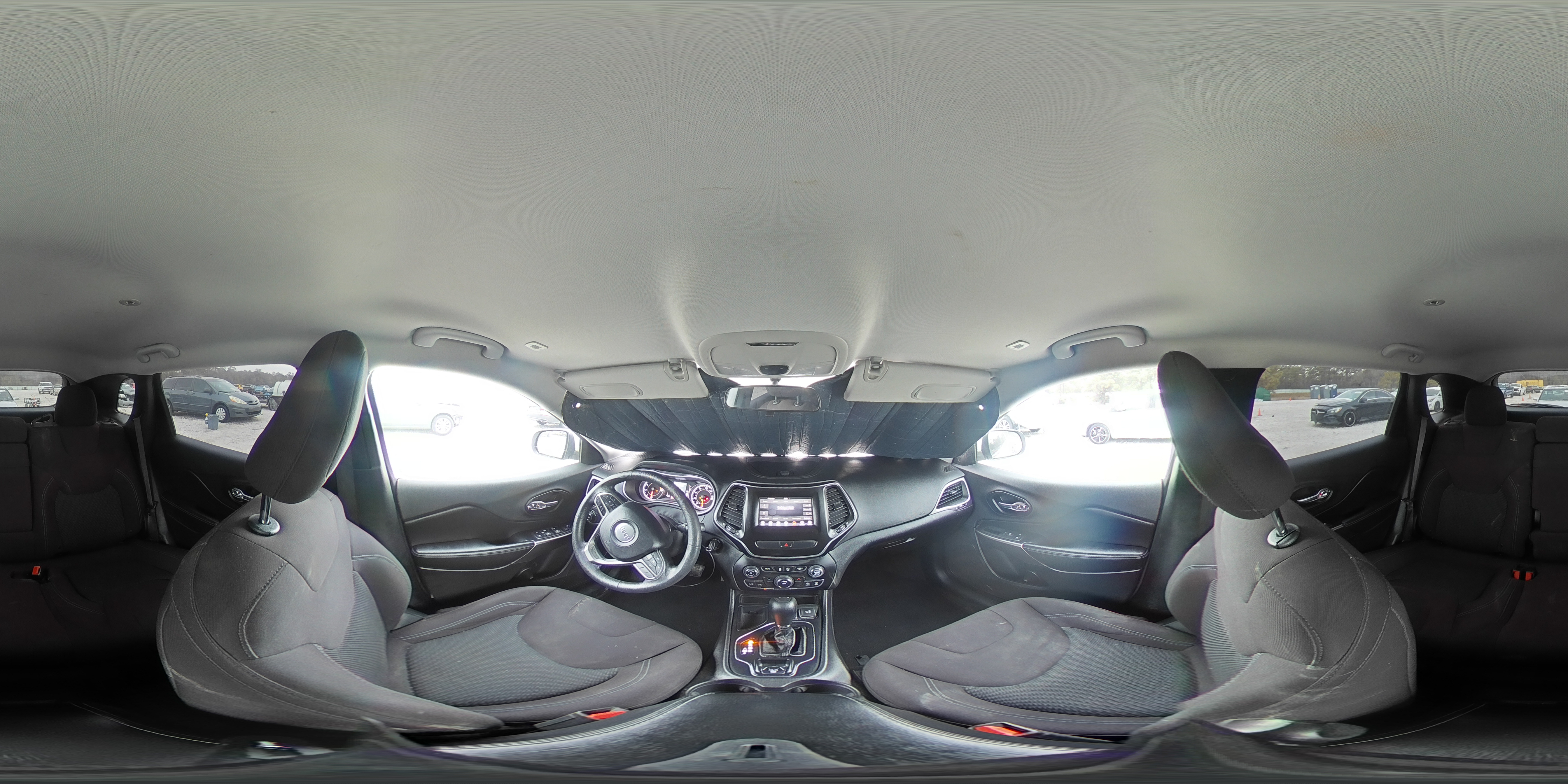 2019 Jeep Grand Cherokee - Image 16