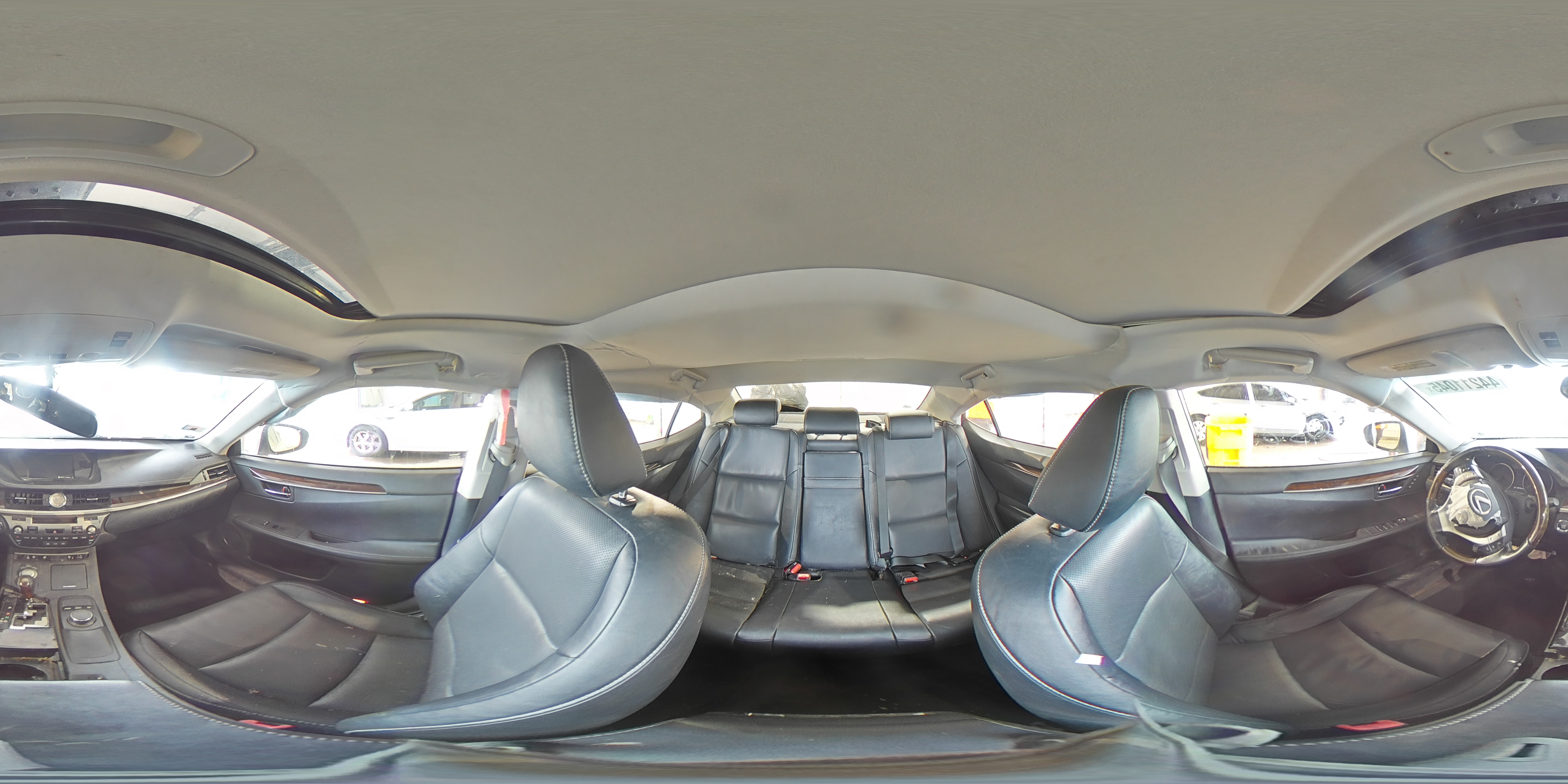 2014 Lexus ES - Image 15