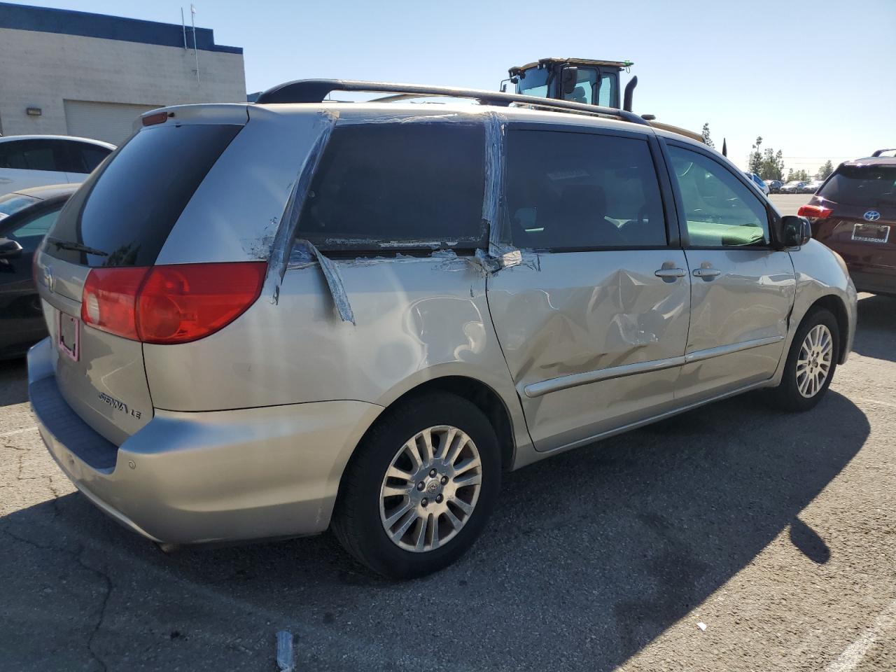 2008 Toyota Sienna - Image 3