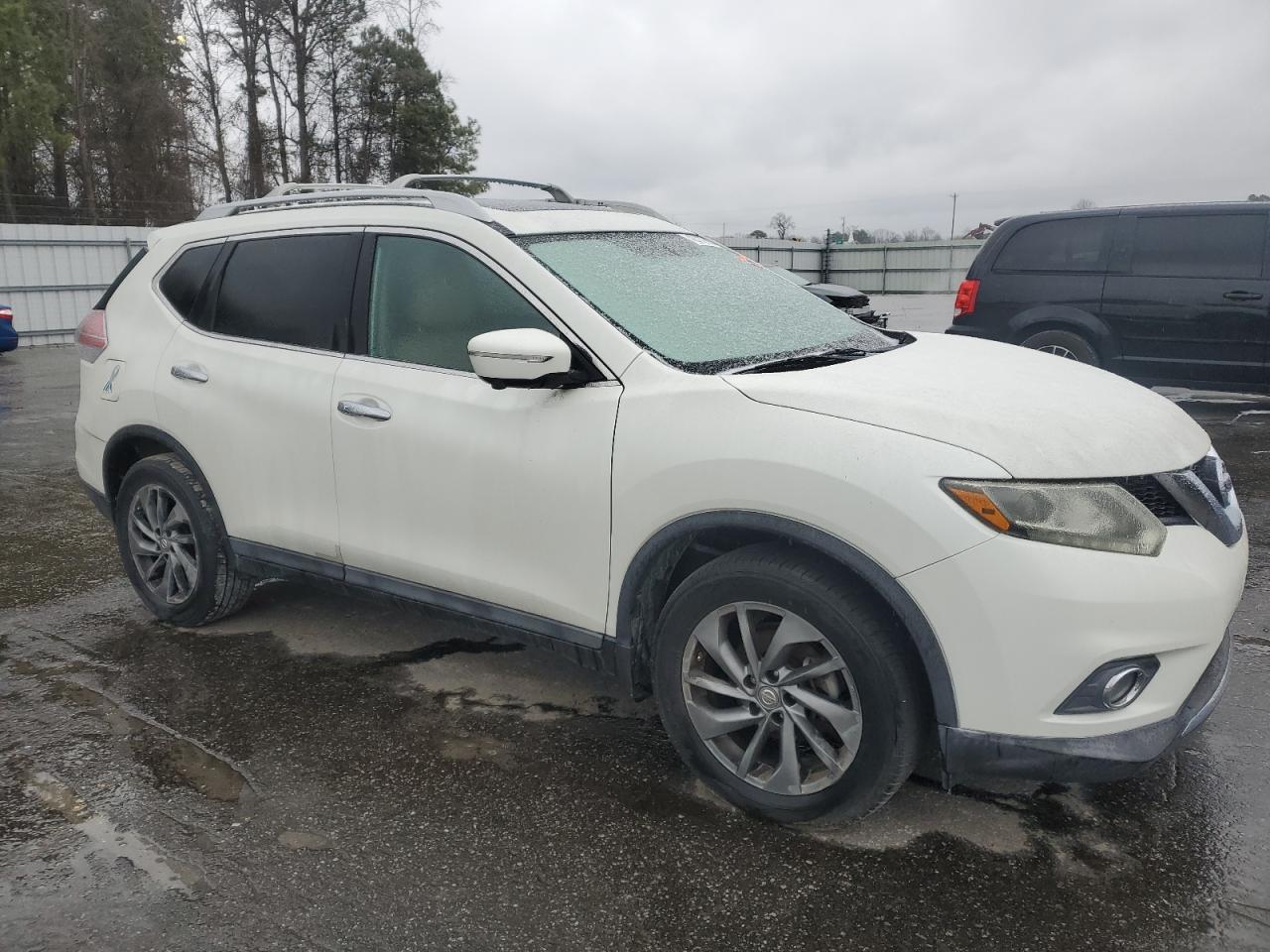 2015 Nissan Rogue - Image 4