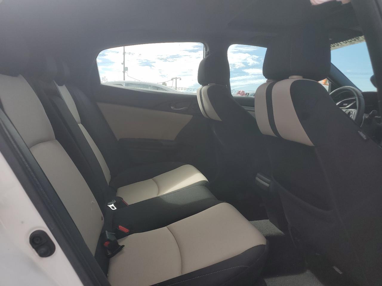 2018 Honda Civic - Image 10